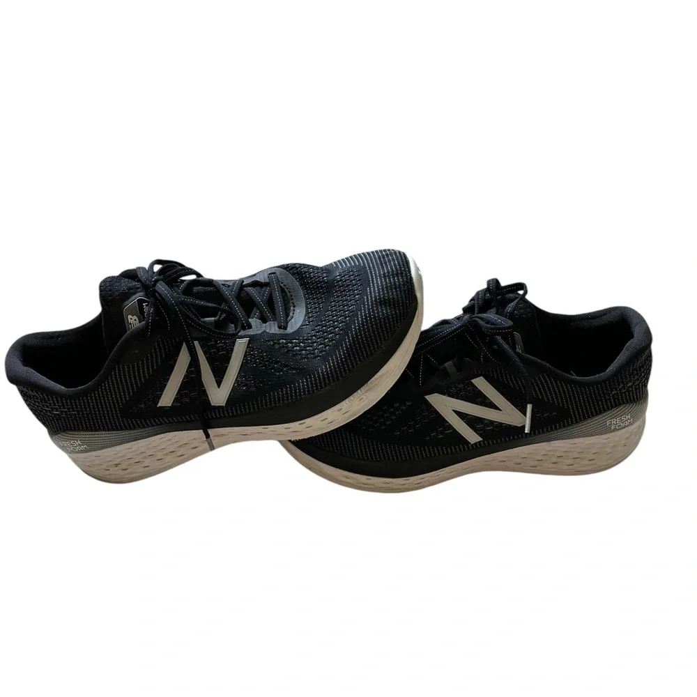 New Balance Fresh Foam More V3‎ Sneakers Men's 10 Black Running Shoes READ PLS✅